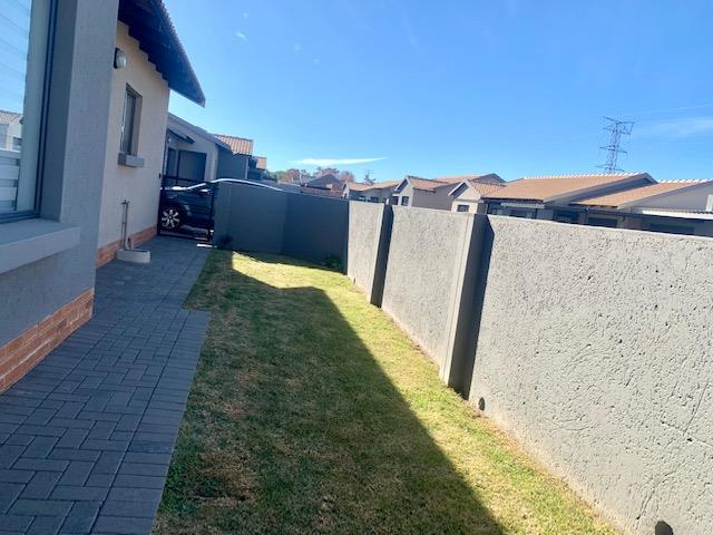 3 Bedroom Property for Sale in Heuwelsig Free State